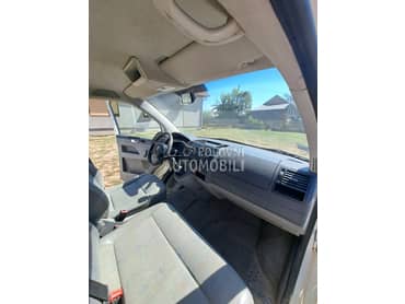 Volkswagen Transporter T5 2.5 TDI
