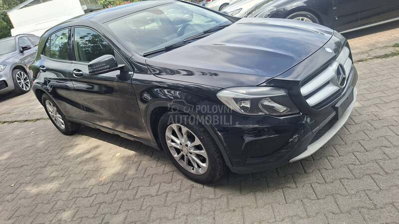 Mercedes Benz GLA 180 
