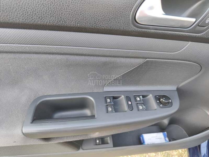 Volkswagen Golf 5 1.6 FSI CH