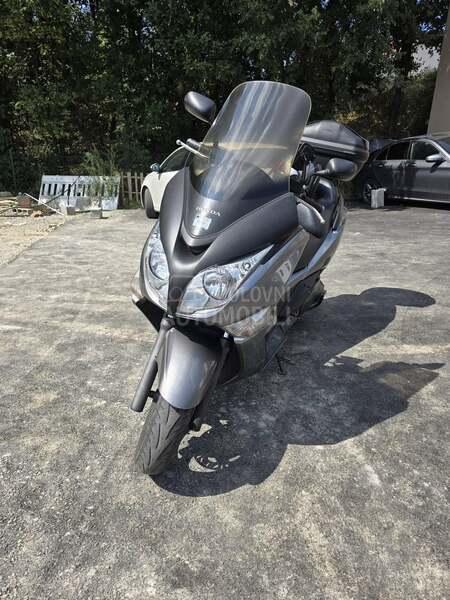 Honda Silever Wing  FJS 400