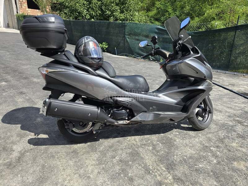 Honda Silever Wing  FJS 400