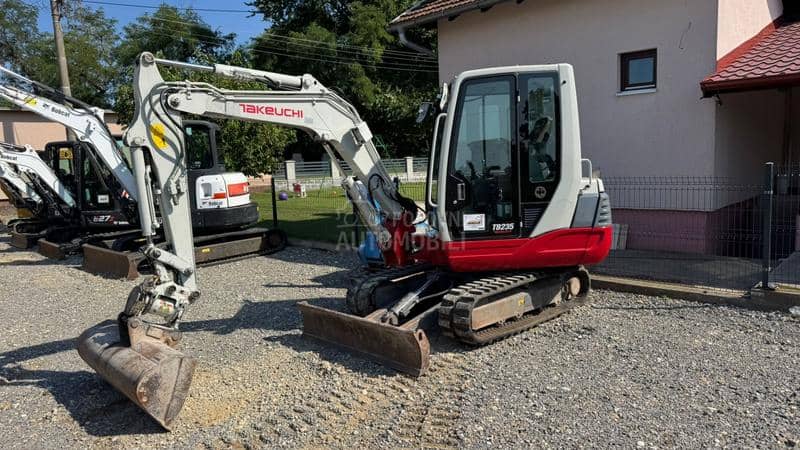 Takeuchi TB 235