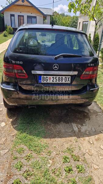 Mercedes Benz B 180 