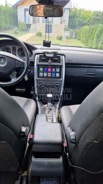 Mercedes Benz B 180 