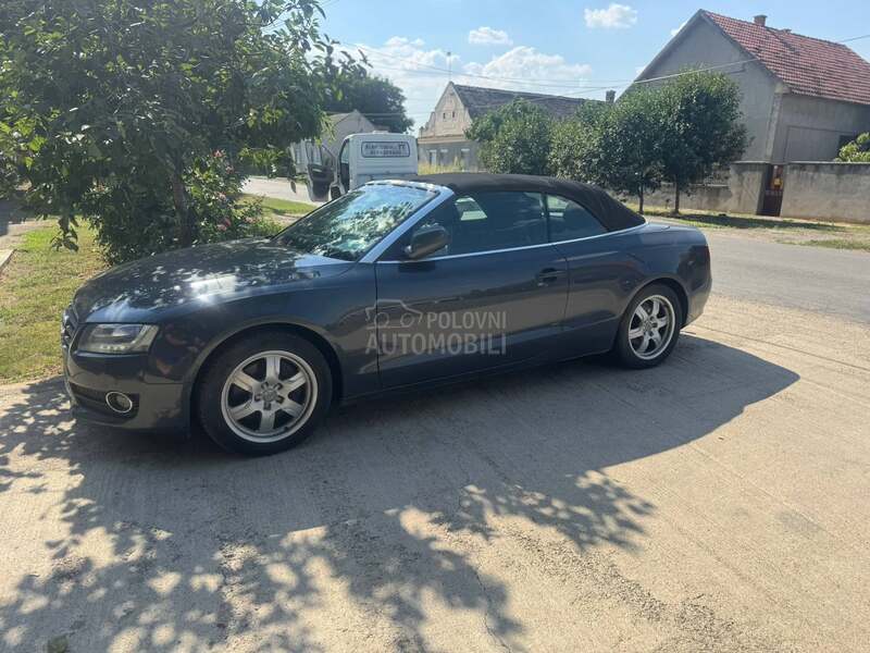 Audi A5 U V O Z   C H