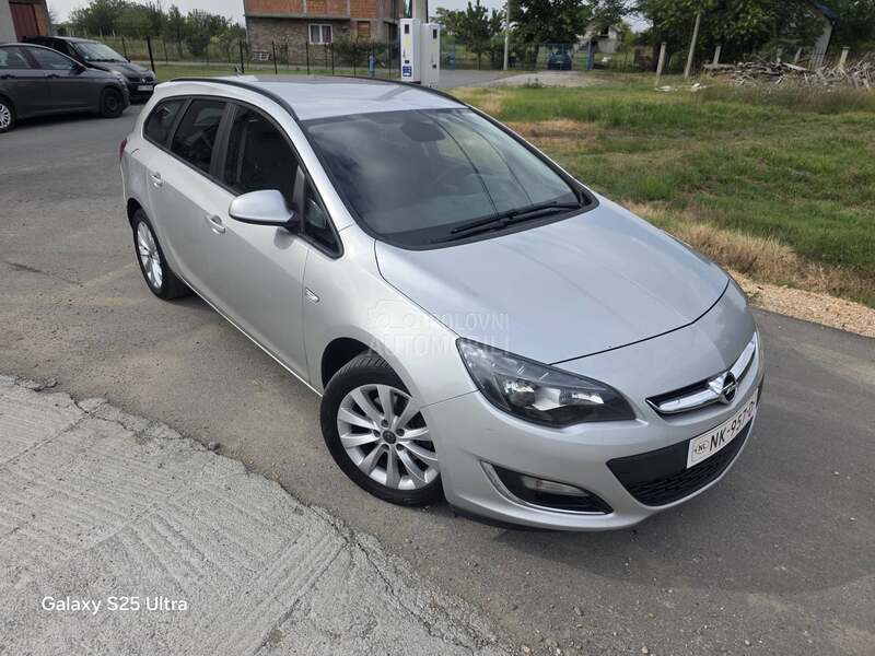 Opel Astra J 1.7CDTI COSMO