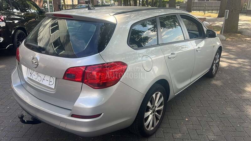 Opel Astra J 1.7CDTI COSMO