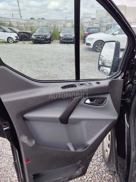 Ford Tourneo Custom 
