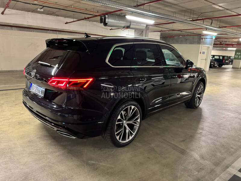 Volkswagen Touareg R line