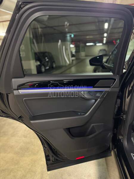 Volkswagen Touareg R line