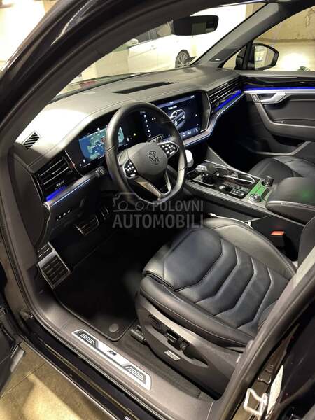 Volkswagen Touareg R line