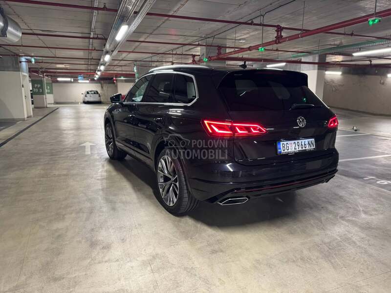 Volkswagen Touareg R line