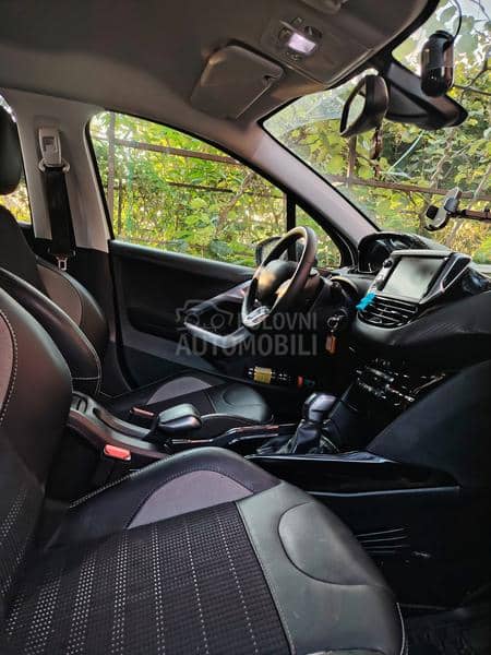 Peugeot 2008 Allure, Blue HDI 1,5