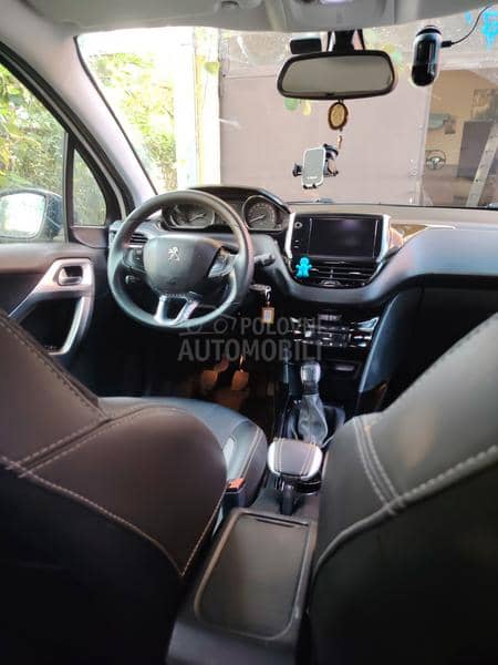 Peugeot 2008 Allure, Blue HDI 1,5