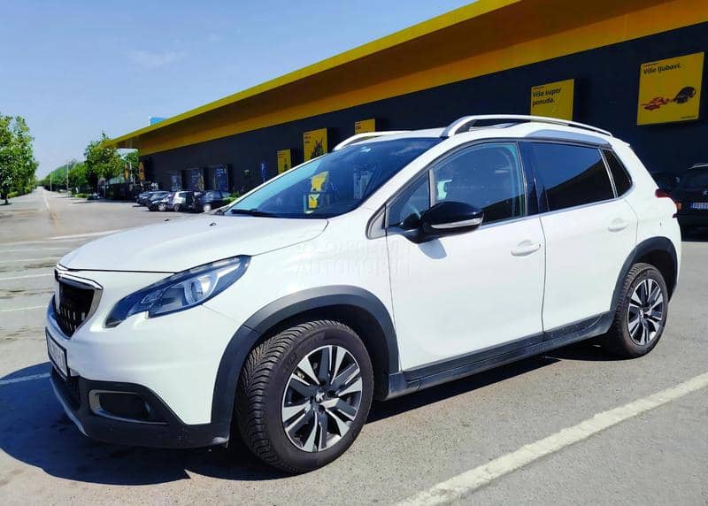 Peugeot 2008 Allure, Blue HDI 1,5