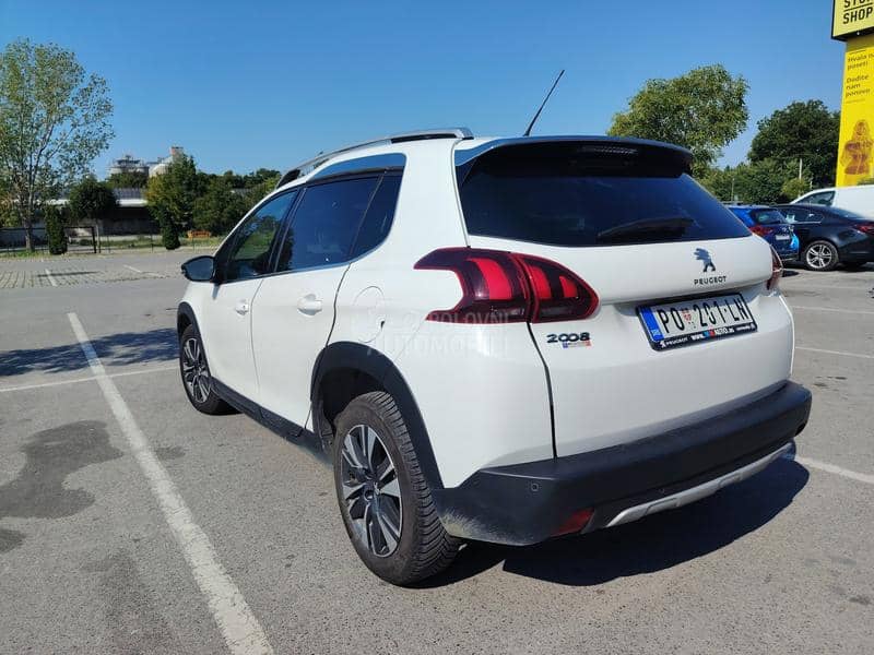 Peugeot 2008 Allure, Blue HDI 1,5