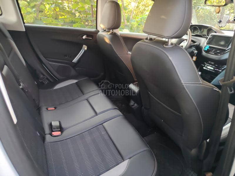 Peugeot 2008 Allure, Blue HDI 1,5