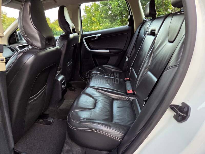 Volvo XC60 /2.0d R Design/