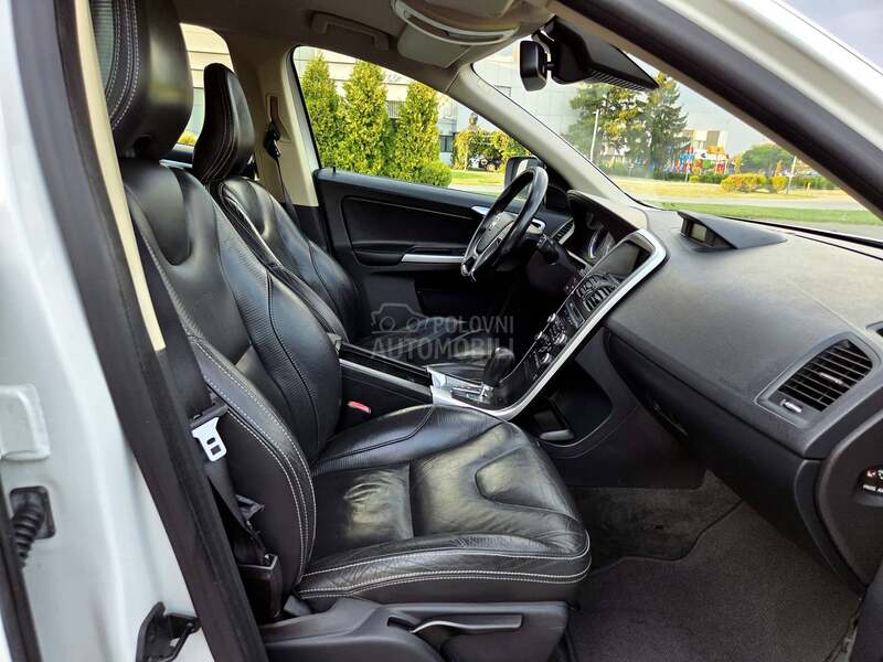 Volvo XC60 /2.0d R Design/