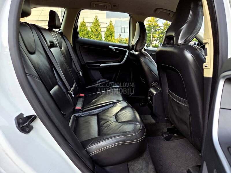 Volvo XC60 /2.0d R Design/