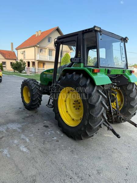 John Deere 3300