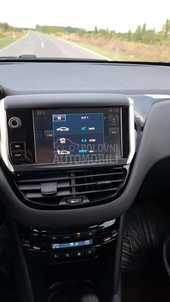 Peugeot 208 1.6 HDi Restajl