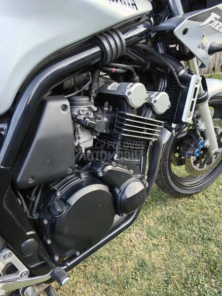 Yamaha Fazer 600
