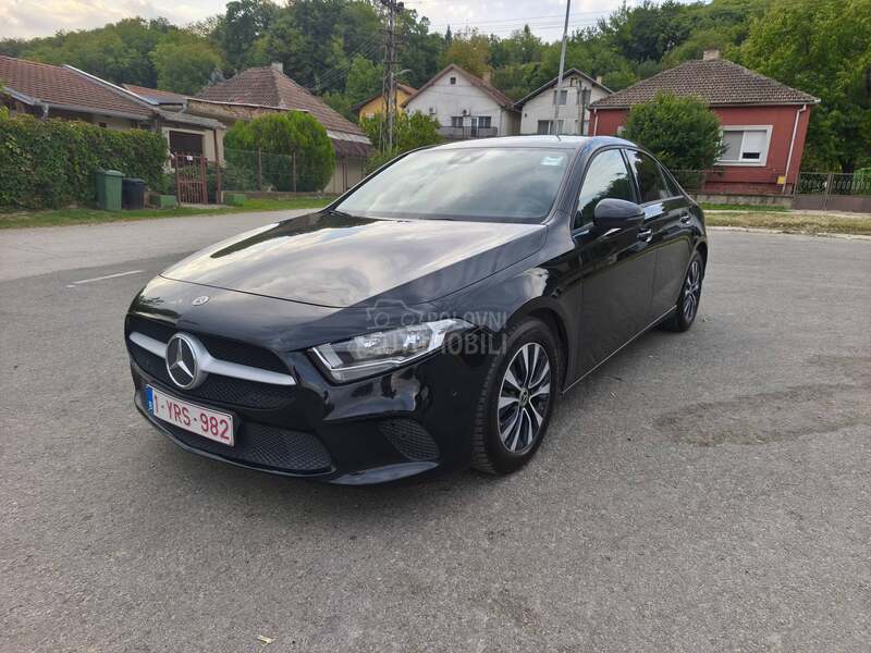 Mercedes Benz A 180 Business Solution