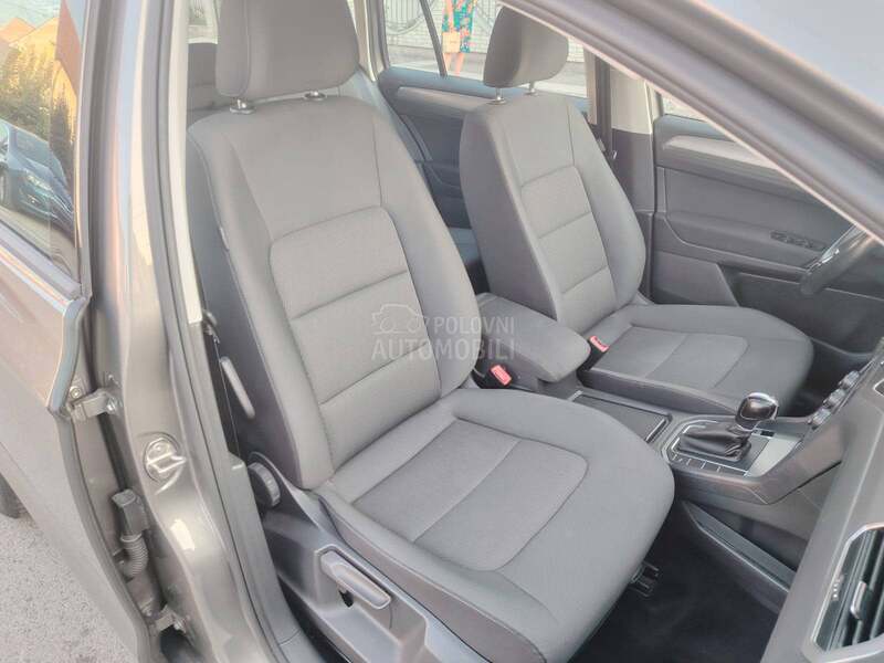 Volkswagen Golf Sportsvan DSG FABRIKA