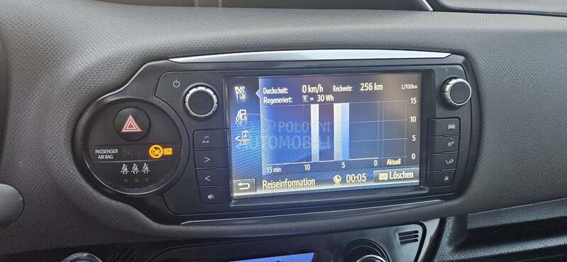 Toyota Yaris 1.5 HYBRID PREMIUM
