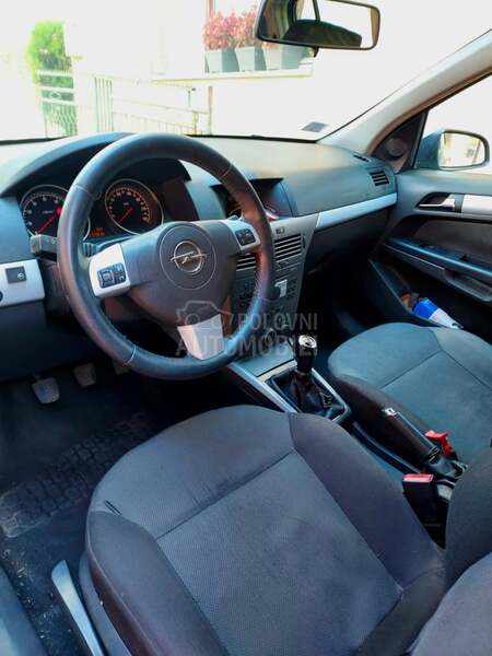 Opel Astra H 