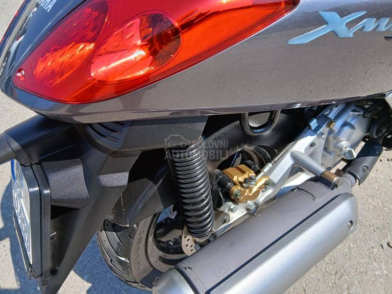Yamaha x max 250