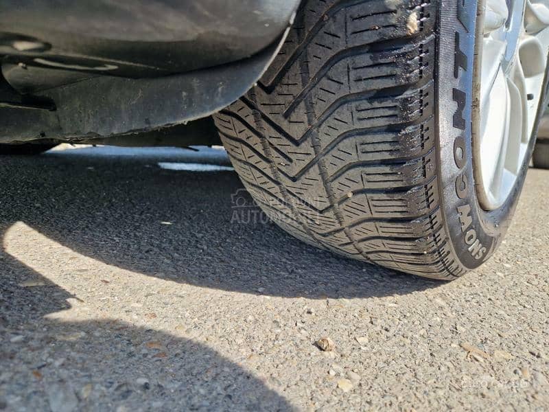 Lancia Delta A K C I J A