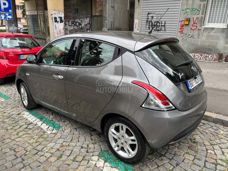 Lancia Ypsilon 