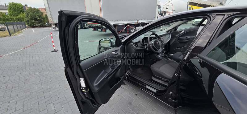 Alfa Romeo Giulietta 1.6JTDM/AUT/N o v a