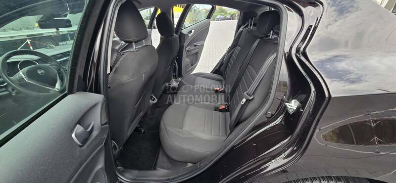 Alfa Romeo Giulietta 1.6JTDM/AUT/N o v a