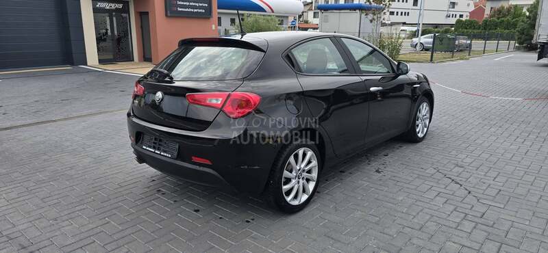 Alfa Romeo Giulietta 1.6JTDM/AUT/N o v a