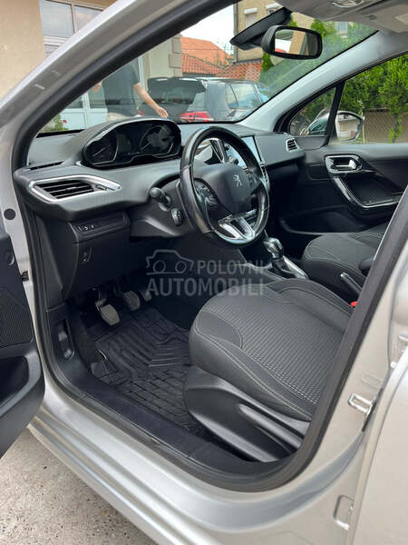 Peugeot 208 Allure