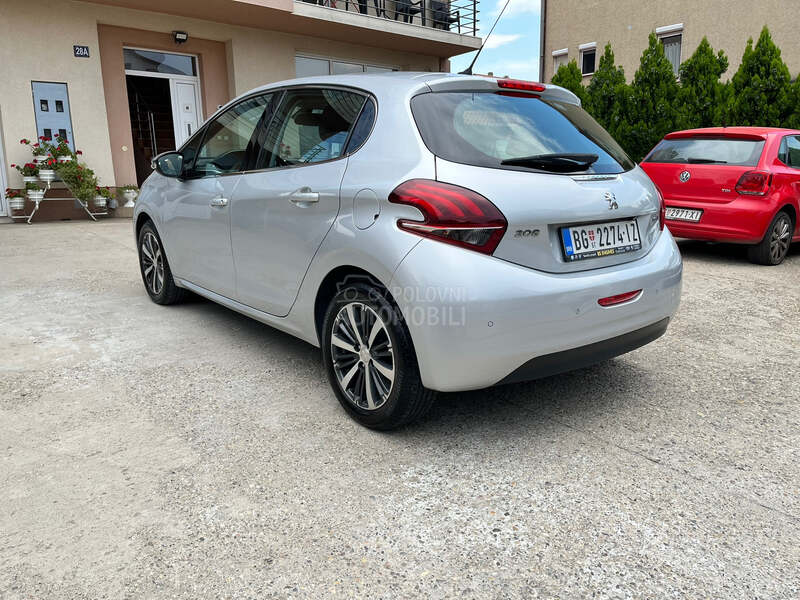 Peugeot 208 Allure