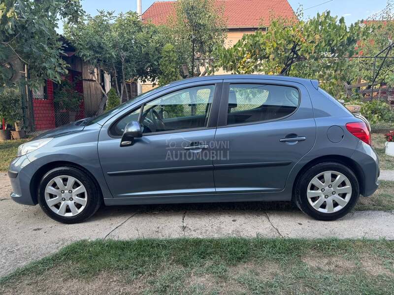 Peugeot 207 1,4 D i Z e L