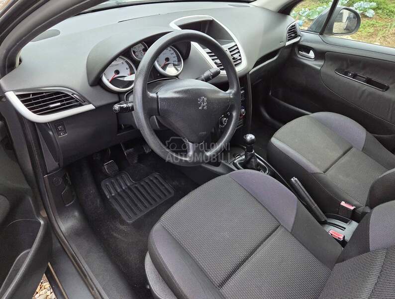 Peugeot 207 1.4 8V GLANC NOV