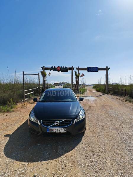 Volvo V60 T5