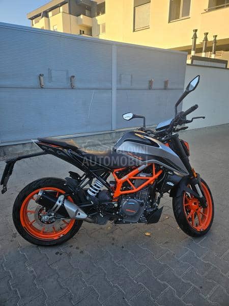 KTM duke 390