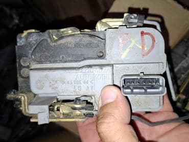 prednja desna centralna brava za Peugeot 206