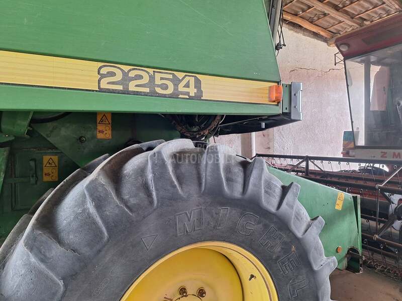 John Deere 2254