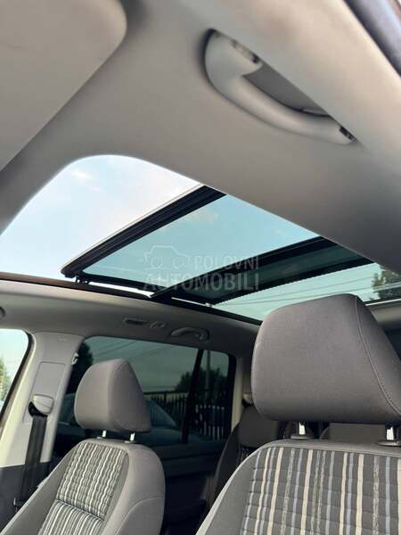 Volkswagen Touran Cross