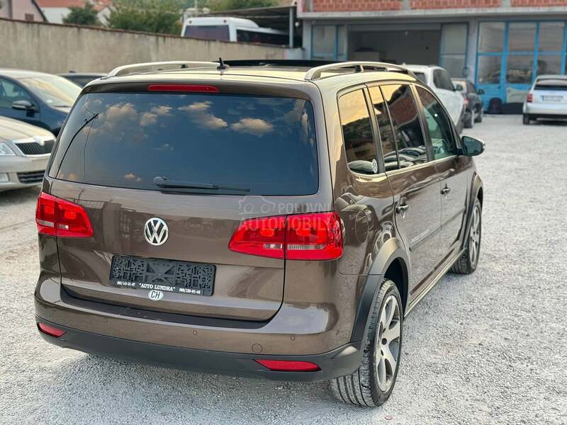 Volkswagen Touran Cross