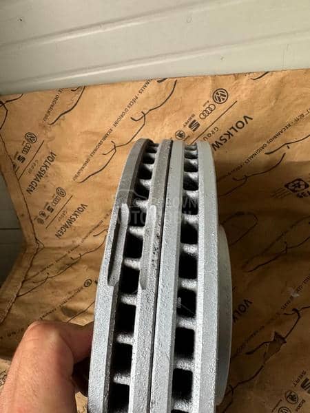 Diskovi 2.0 tdi - C7