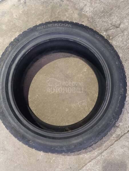 Hankook 225/45 R17 Zimska