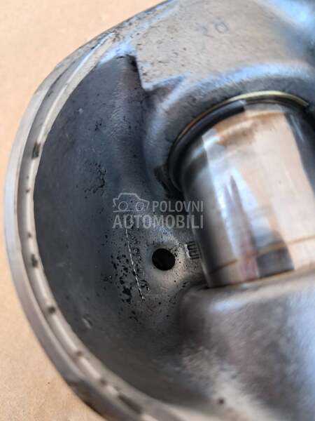 Klip motora d5 2,0 173 kw